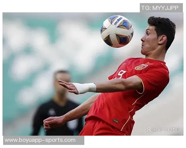 泰国队防守犯规引发争议拜合拉木模仿对手动作表达不满