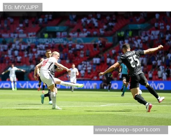 宽萨首秀成英格兰队史第1297位球员荣获纪念帽子庆祝新里程碑